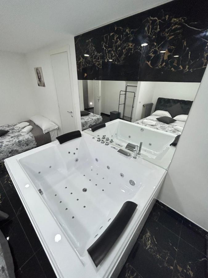 Giovanni Luxury Suites Naples Luaran gambar